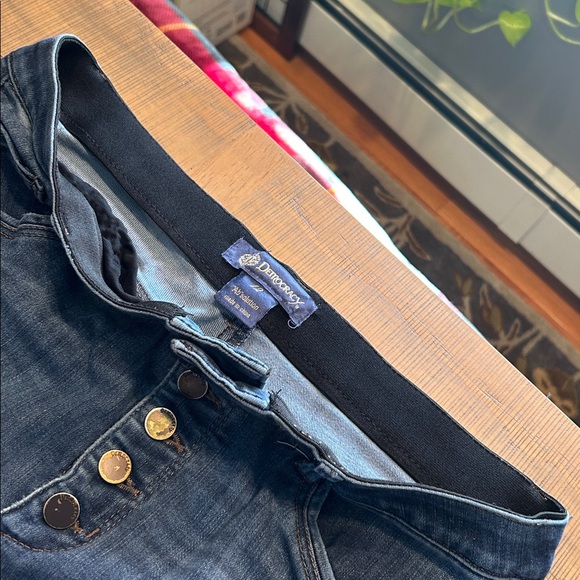 Democracy High Rise Distressed Button-Fly Jeans with elastic waistband. - Picture 3 of 11